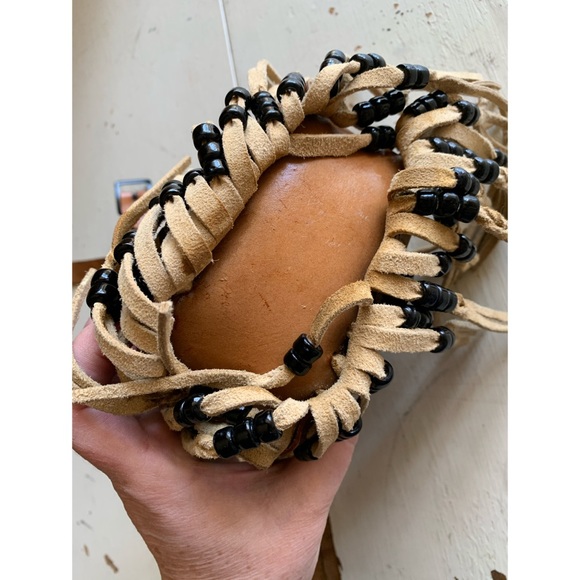 handcrafted leather Tweety bag with fringe - Picture 10 of 15